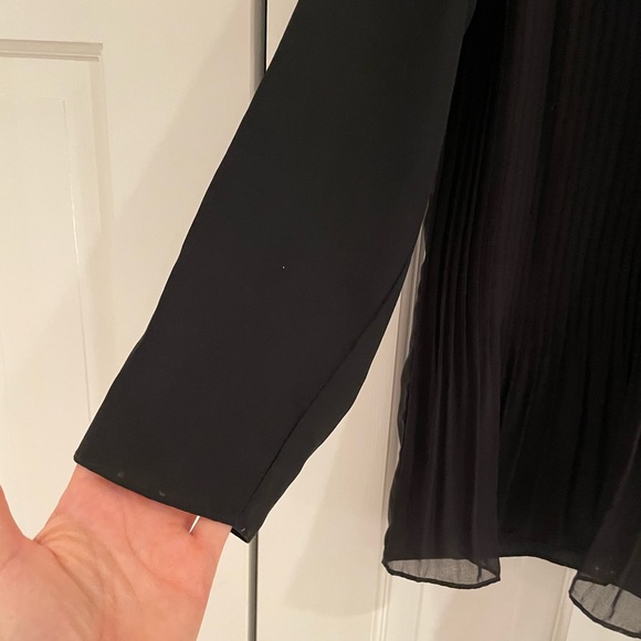 Massimo Dutti silk flowing pleated blouse - Picture 8 of 9